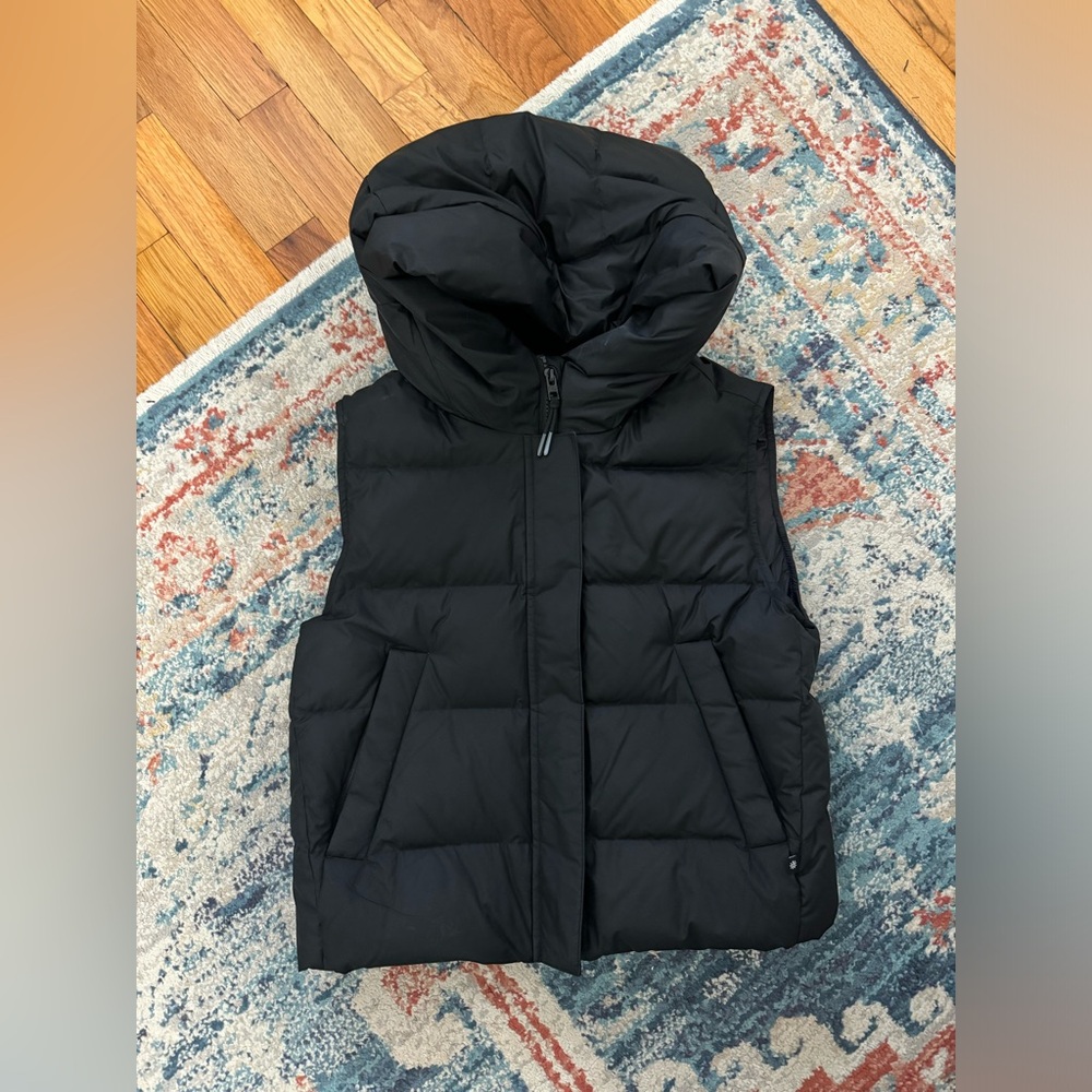 Athleta Girl Cropped Puffer Vest